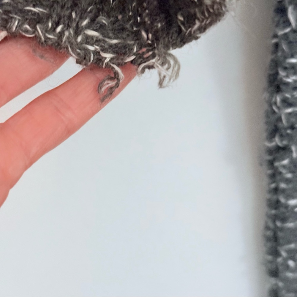 Forever 21 Marled Grey/White Cropped Knit Sweater - Picture 7 of 9